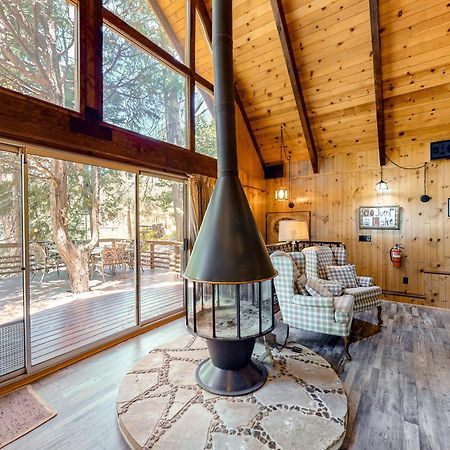 Retro Cabin Lake Arrowhead Exterior photo