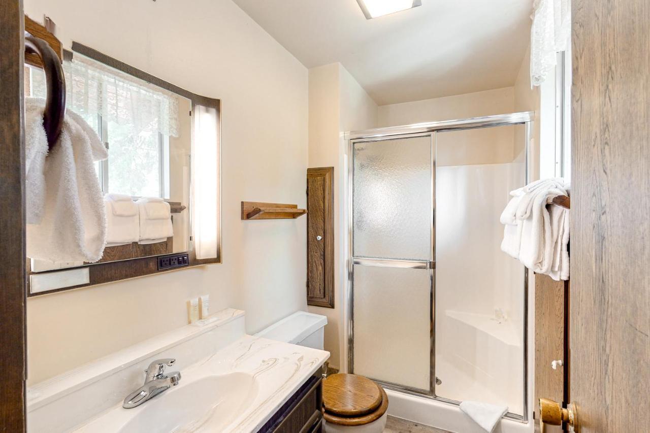 Retro Cabin Lake Arrowhead Exterior photo